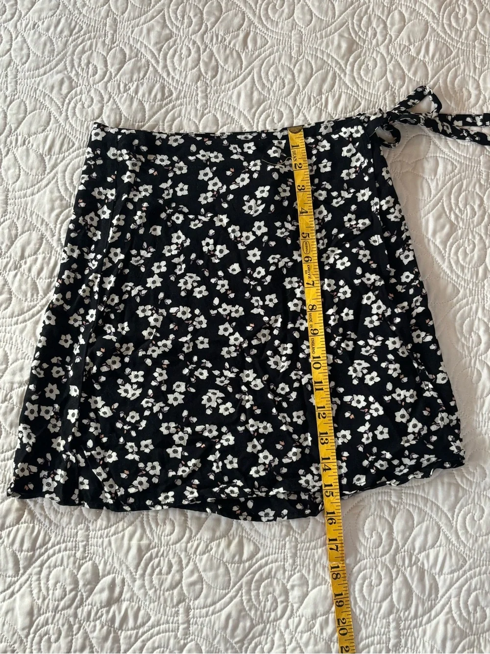 Aeropostale Black Floral Tie-Waist Skirt